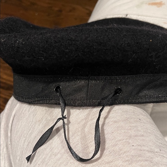 Classic Black Wool Beret - Picture 8 of 10